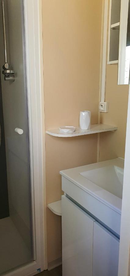 Mobil Home Climatise 6 Personnes La Roque-d'Antheron Esterno foto