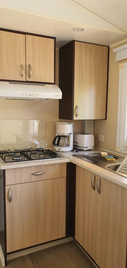 Mobil Home Climatise 6 Personnes La Roque-d'Antheron Esterno foto